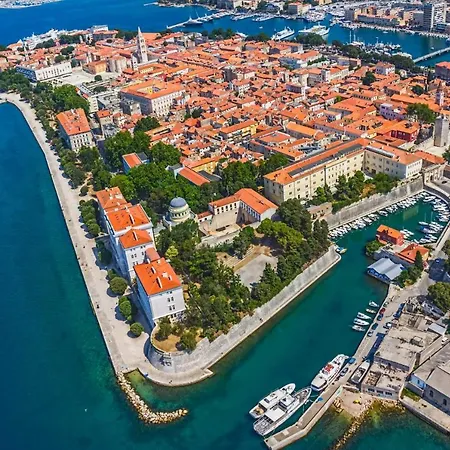Petar - 50m From Sea Apartment