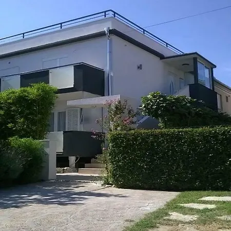 Apartament Petar - 50m From Sea Zadar