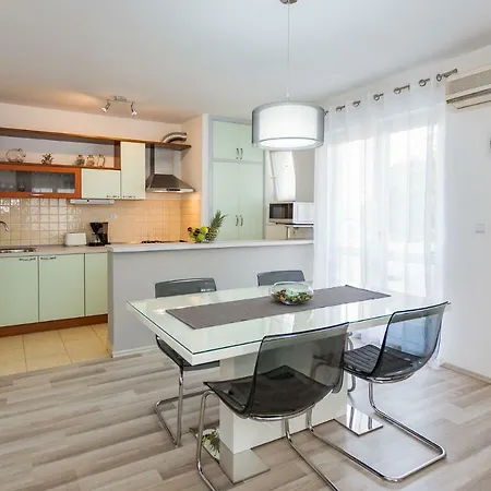 Petar - 50m From Sea Apartament *